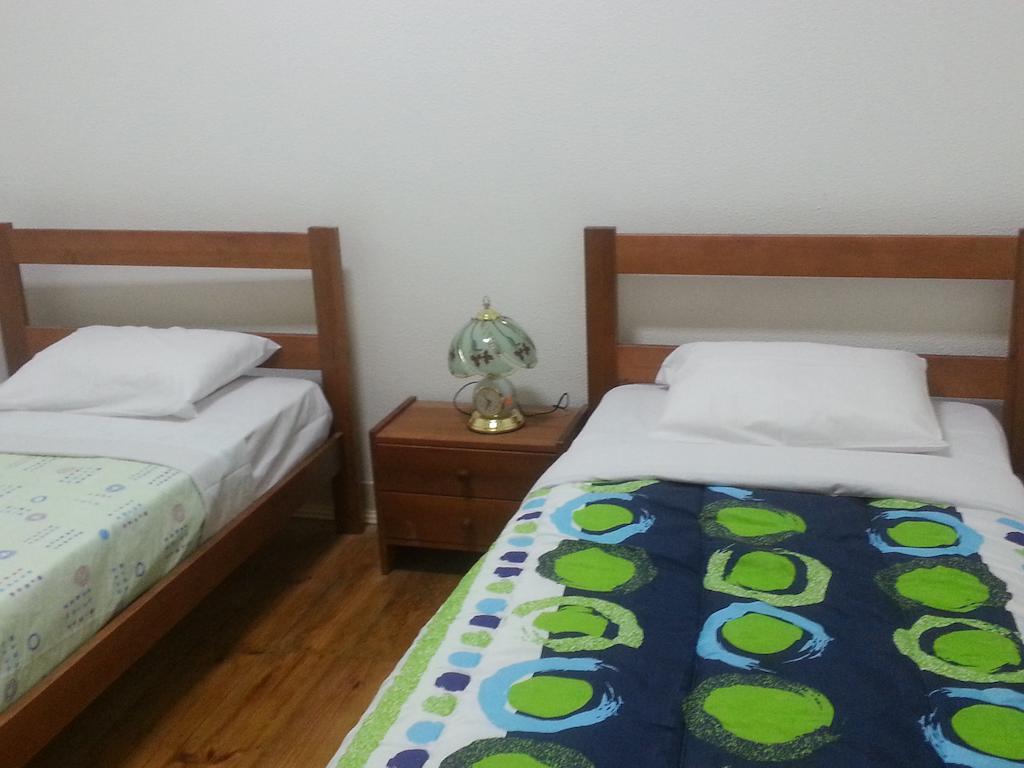 Lisbon Paradise Hostel Room photo