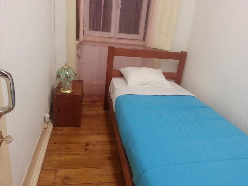 Lisbon Paradise Hostel Room photo