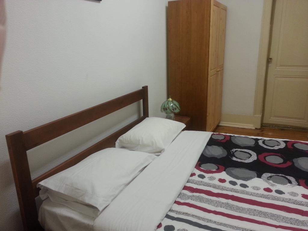Lisbon Paradise Hostel Room photo